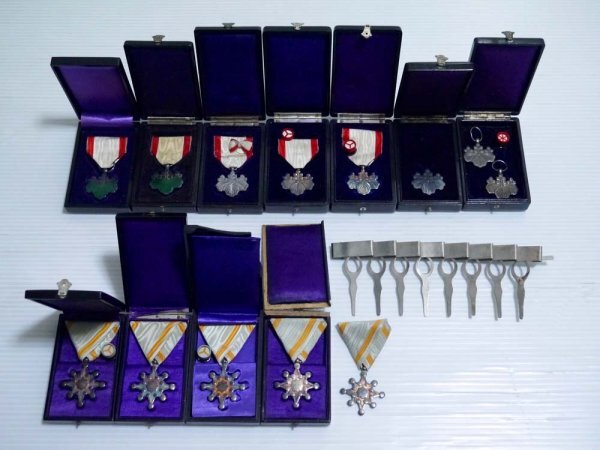 Yahoo!オークション -「戦争 日本軍」(勲章) (徽章)の落札相場 Yahoo!オークション -「戦争 日本軍」(勲章) (徽章)の落札相場