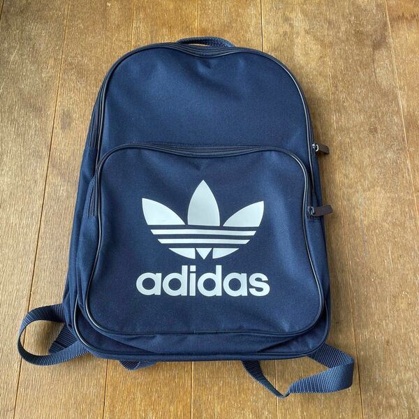 adidas リュック ネイビー