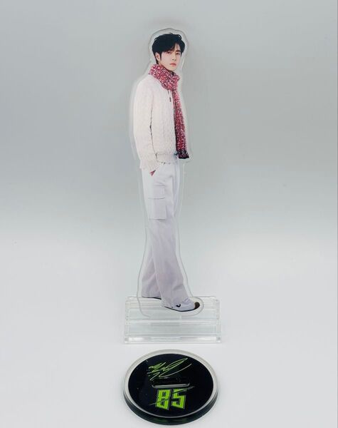 【新品】王一博 ワンイーボー アクリルスタンドD