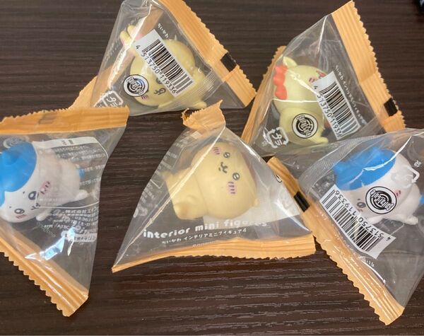 ちいかわ インテリアミニフィギュア4 まとめ売り ちいかわ ハチワレ ウサギ シーサー くりまんじゅう