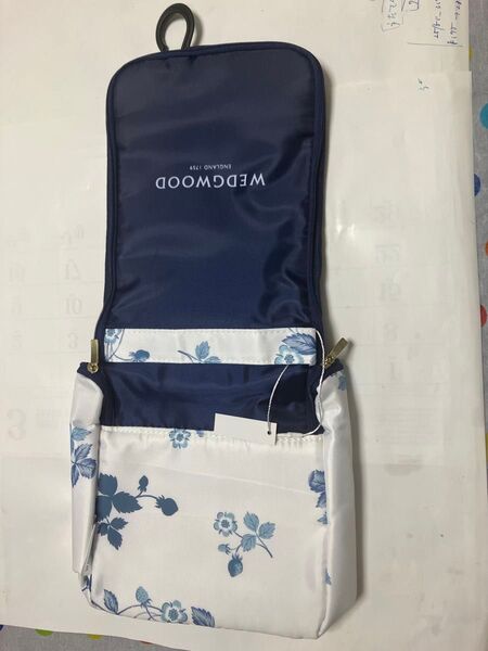 WEDGWOOD トラベルポーチ ワイルドストロベリー 未使用