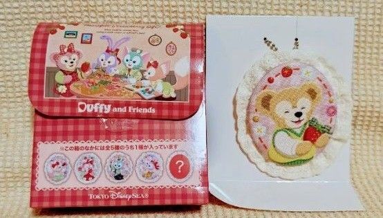 TDSダッフィー&フレンズ ハートフェルトストロベリーギフト ブローチ ワッペン ディズニーシー