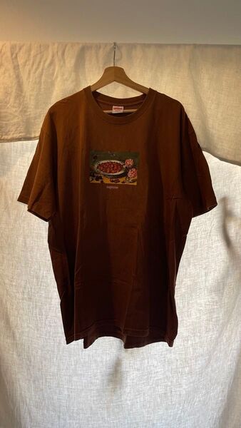 Supreme シュプリーム 23SS Strawberries Tee プリントTシャツ