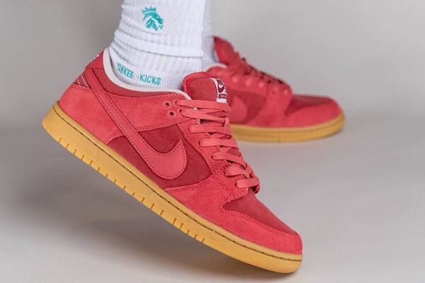 Nike SB Dunk Low "Adobe"
