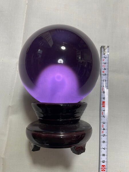 アメジストカラー ガラス玉 クリスタルボール 木製スタンド付き 約10cm 大きめ