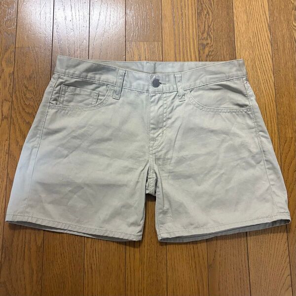 ユニクロ ベージュ ショートパンツ 61センチ