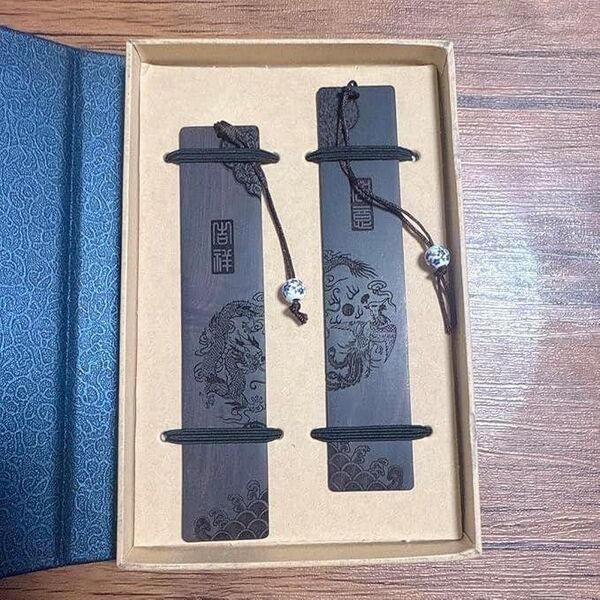 木製 ブックマーク ギフトボックスセット 青 白 磁器ペンダント付き しおり