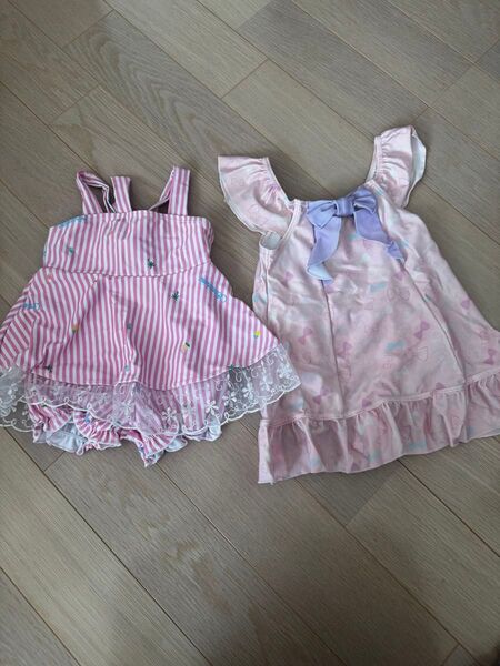 女の子水着90cmと100cm