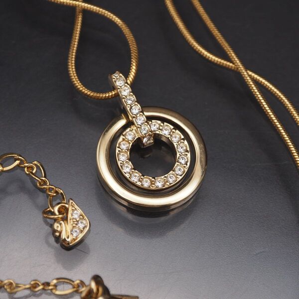 G744 スワロフスキー SWAROVSKI ペンダント ネックレス ラインストーン ゴールド デザイン