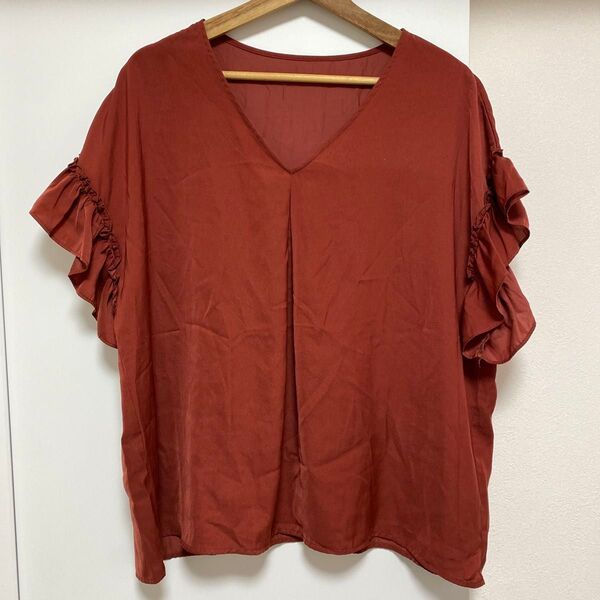 GU Vネックフリル 袖シャツ XL