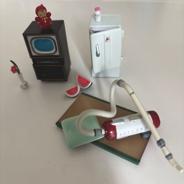 【タイムスリップグリコ】レトロ家電ミニチュア冷蔵庫・ブラウン管テレビ・掃除機
