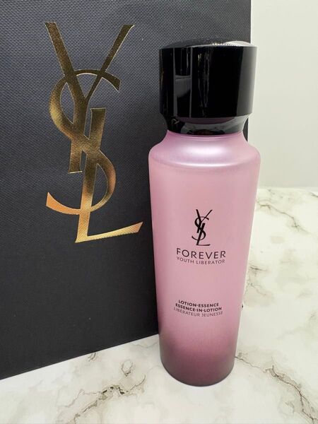 お値下げしました。希少!未使用!イヴ・サンローラン フォーエバー リブレイター エッセンス ローション 200ml
