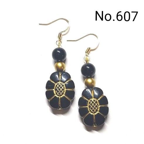 No.607 ハンドメイドピアス イヤリング 樹脂ピアス アクリルパーツ アンティークブラック アクセサリー