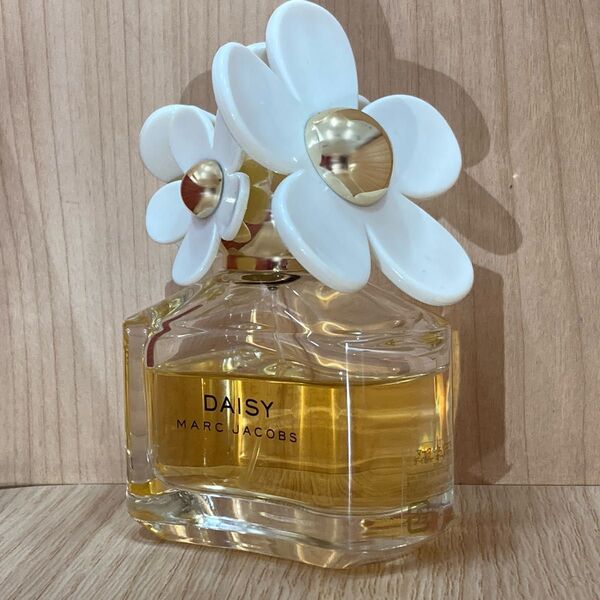 ▲MARC JACOBS DAISY EAU DE TOILETTE 50ml