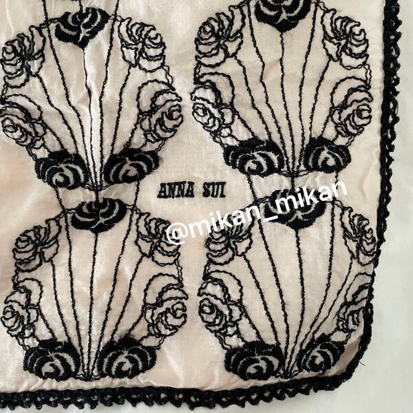 ANNA SUI 総刺繍 ハンカチ ベージュピンク x ブラック ローズ美品 高級
