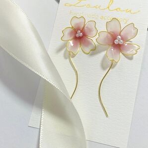 揺れる 桜 ピアス