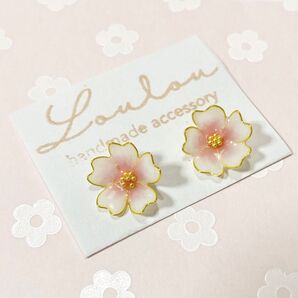 小ぶり 桜 ピアス