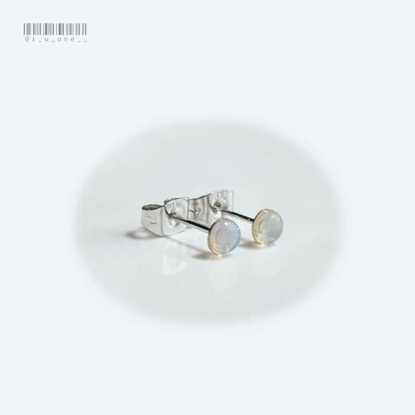 天然オパール ミニピアス(4mm) サージカルステンレス
