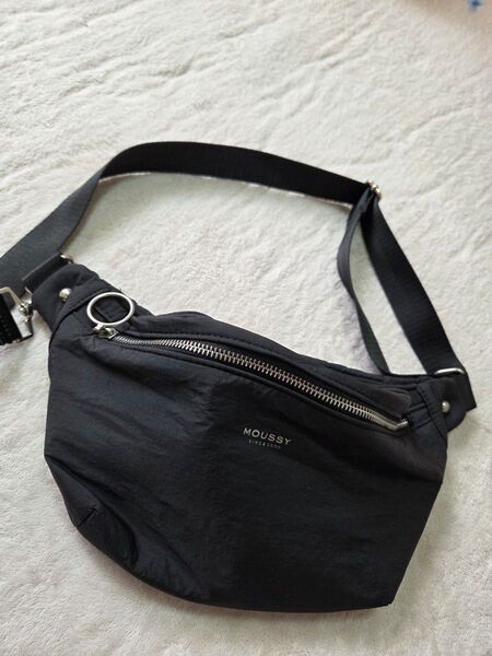 MOUSSY ボディバッグ ナイロン