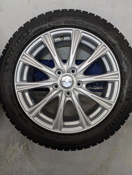 205/55R17 スタッドレスタイヤ 3本目