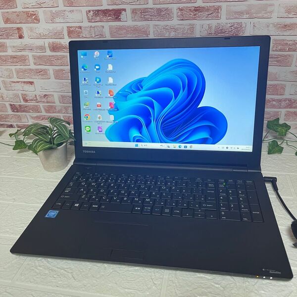 ★美品東芝SSD128GB メモリ8GB★B35/R Bluetooth Win11 Office DVDノートパソコン364