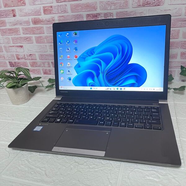 ★中古東芝パソコンSSD128GB メモリ8GB★R63/P Win11 Office認証済み ノートPC393