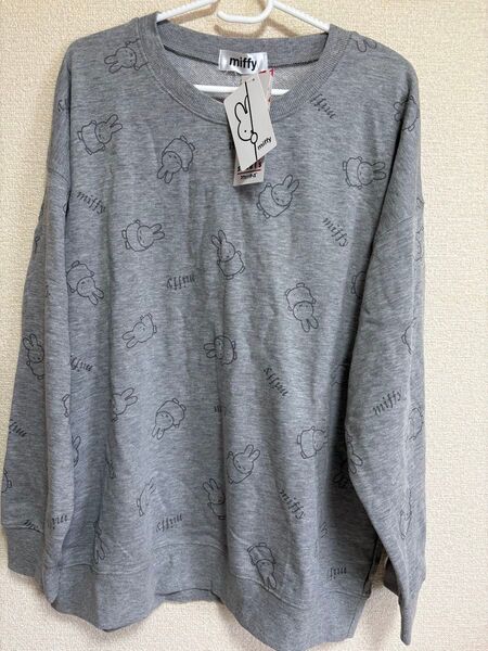 ミッフィー 大きいサイズ 薄手のトレーナー 新品 3L