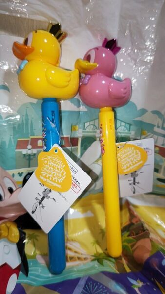 東京ディズニーランド ドナルドのクワッキー・ダック!ダック!ダックシティ! ディズニーパルパルーザ グワグワスティック 2本セット