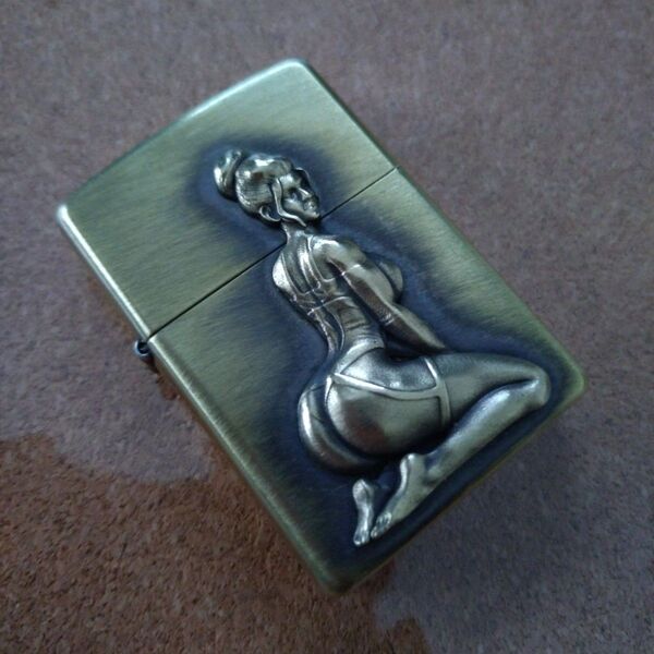 Sexy Girl Zippo