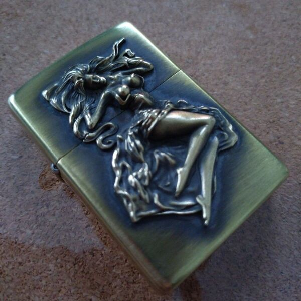 Sexy Girl Zippo