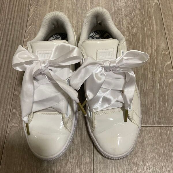 PUMA スニーカー エナメル リボン ホワイト 22.5センチ
