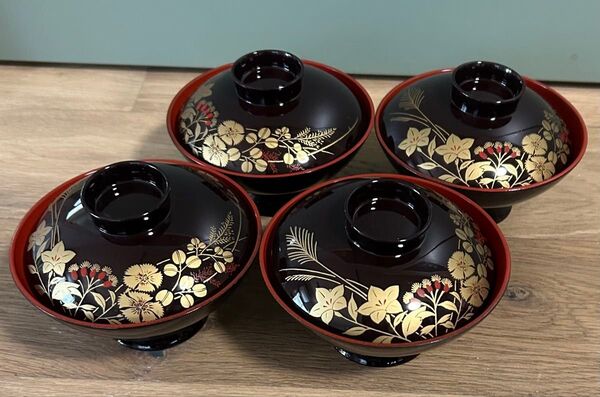 お椀 4個セット 和食器 黒地に金色の花柄