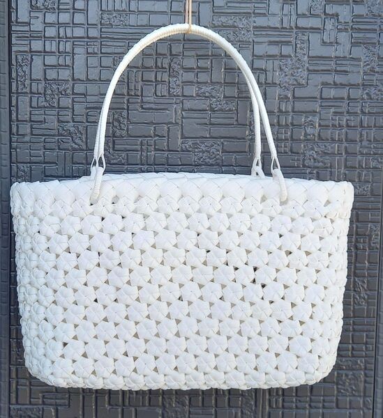 ハンドメイド カゴバッグ 花結び クラフトバンド 白 6本編み