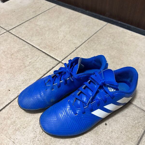 タイムセール!adidas サッカーシューズ ブルー23.5センチ