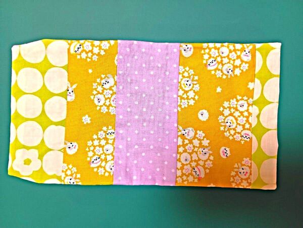 本好きのかたに】【ブックカバー】文庫本サイズ ハンドメイド ブックカバー☆ハンドメイド初心者です、ご了承ください(>_<)
