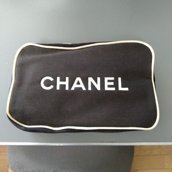 CHANEL 化粧ポーチ 小物入れ正規品14万円中古