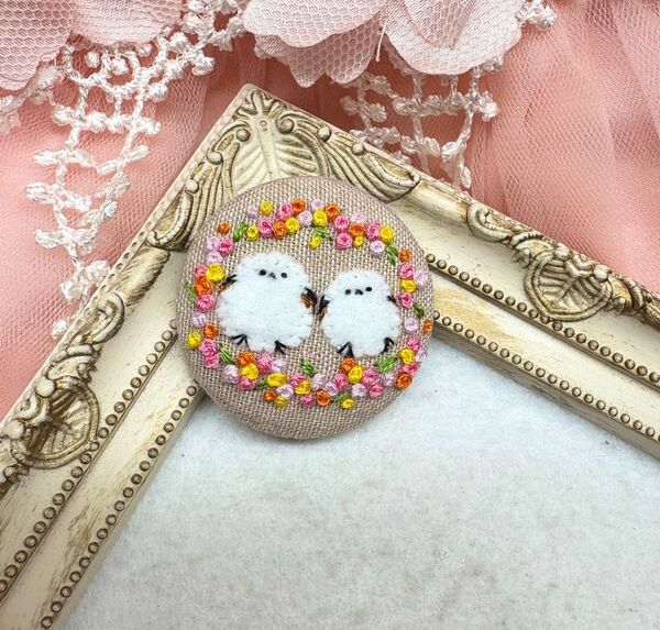 シマエナガ 刺繍ブローチ ハンドメイド