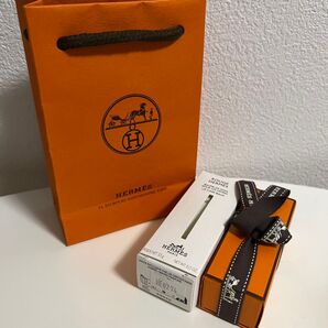 新品 HERMES ポーム ドゥ ソワン プール レ レーヴル 3.5g