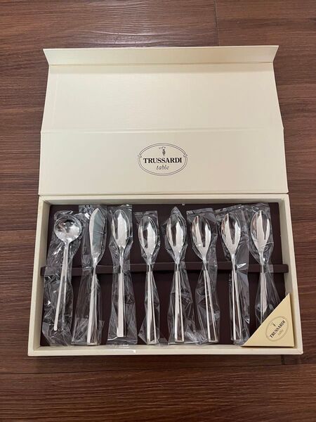 【新品・さらに値下げ】TRUSSARDI カトラリーセット 8本入り スプーン カトラリー カトラリーセット