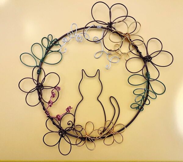280.ハンドメイド*ワイヤークラフト 猫モチーフフラワーリース