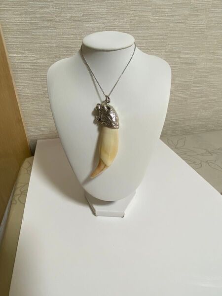 熊牙 熊歯 熊の牙 ツキノワグマ ネックレス キーホルダー 送料無料