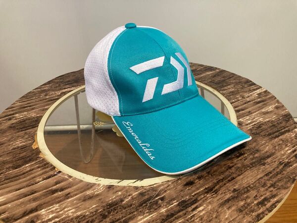 レア ダイワ エメラルダス 非売品キャップ 中古良品