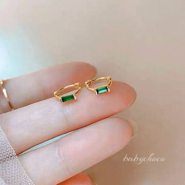 エメラルドフープピアス ゴールド