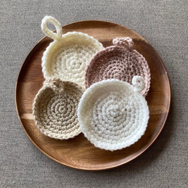 ハンドメイド アクリルタワシ エコスポンジ 4個 白 ベージュ 丸型 円形