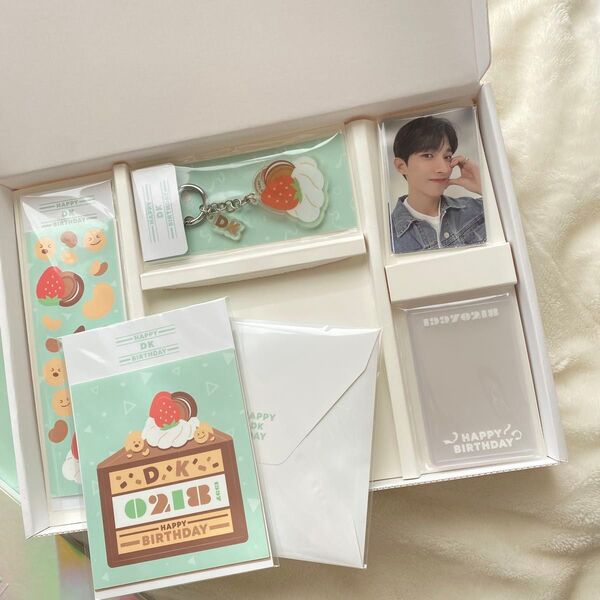 SEVENTEEN セブチ ドギョム birthday box バパケ