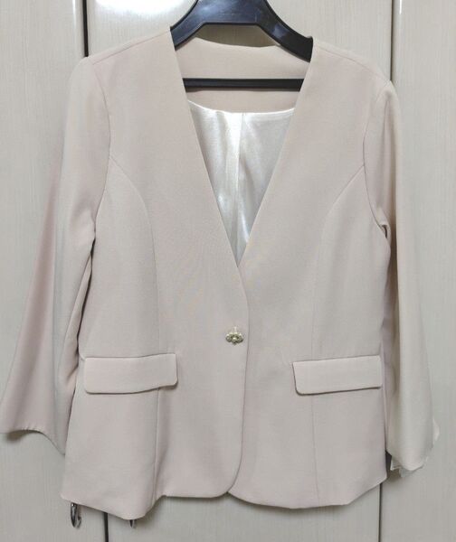 MlSCH MASCH ノーカラージャケット ベージュ フレアスリーブ 新品