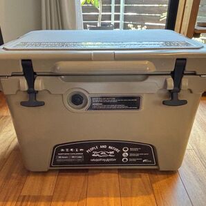 【新品】ノーザンクーラーボックス 35QT FIELDOOR