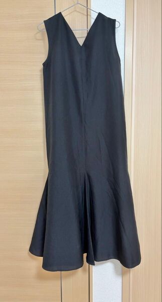 【美品】しまむら マーメイドワンピース ブラック