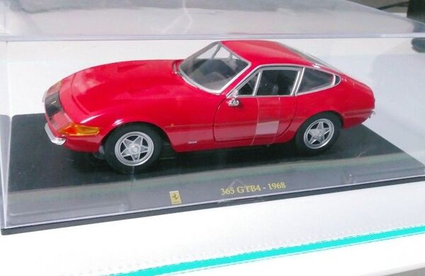 フェラーリ 365 GTB4 1968 ミニカー
