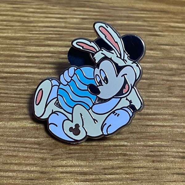 海外ディズニー イースター ミッキー ピンバッジ